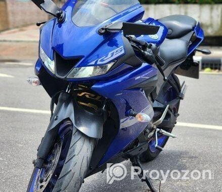 Yamaha R15 2021