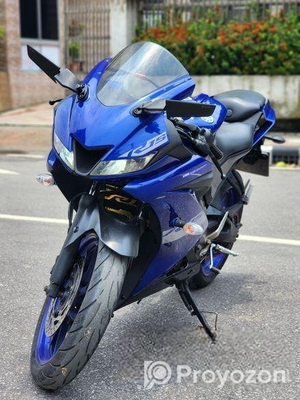 Yamaha R15 2021