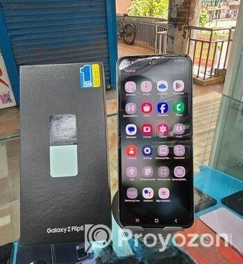 Samsung Galaxy Z Flip 5 8/256Gb official (Used)