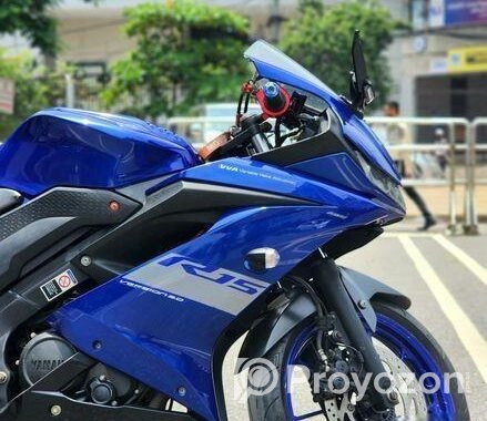 Yamaha R15 2021