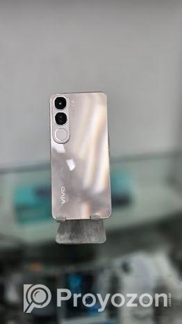 Vivo y300 5G 100% fresh (Used)