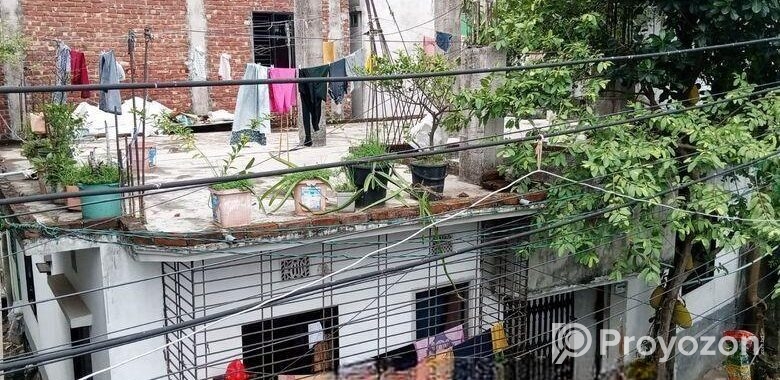 জরুরি টাকার প্রয়োজনে বাড়ি বিক্রি