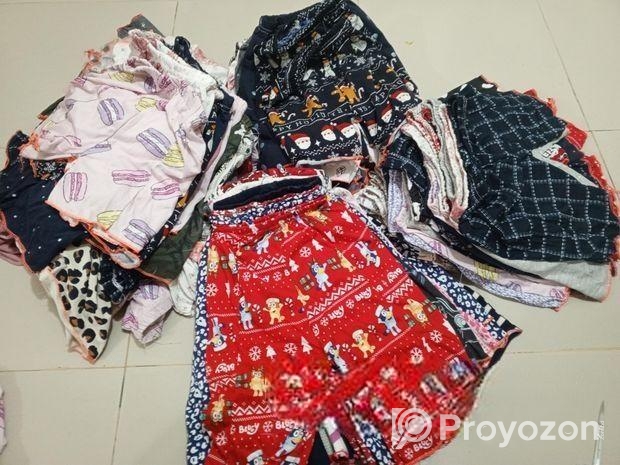 বাচ্চাদের প্রিন্ট এবং এক কালার প্যান্ট