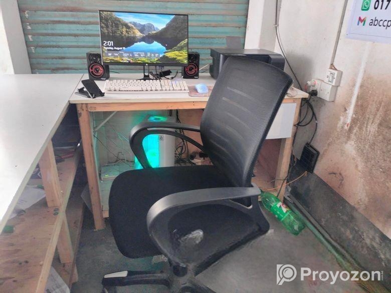 ২ টি টেবিল ও ১ চেয়ার