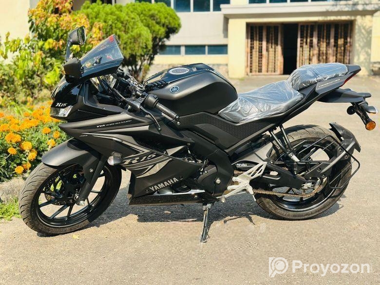 Yamaha R15 Dark night 2024