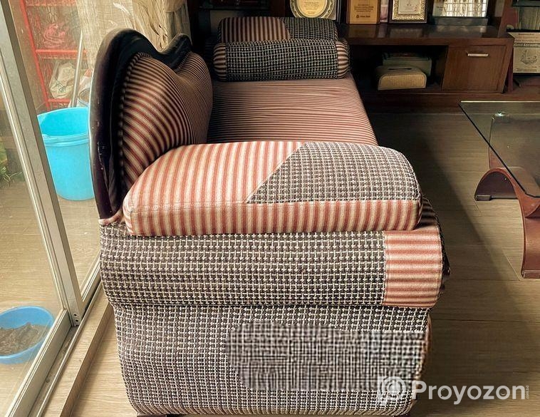 Drawing sofa and divan