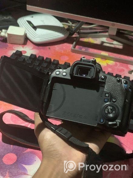 Canon Eos 77d