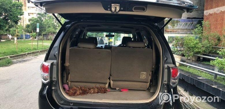 Toyota Fortuner . 2013