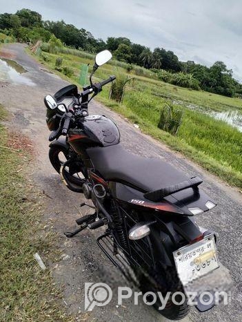 Bajaj Pulsar 150 . 2017