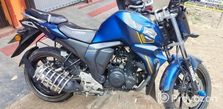 Yamaha FZS 2023