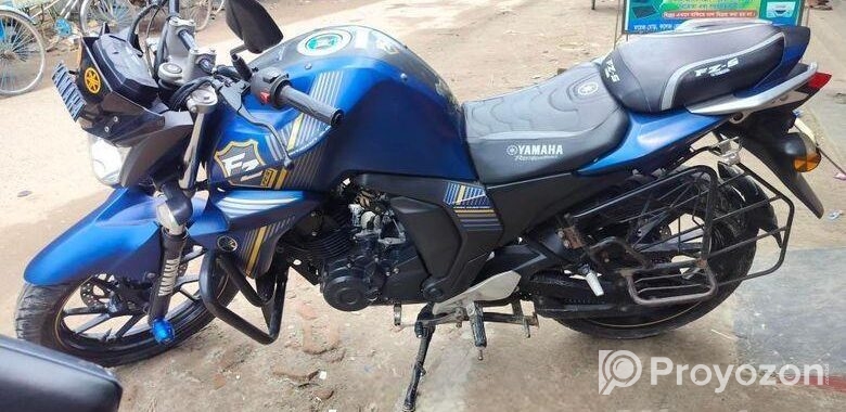 Yamaha FZS 2023
