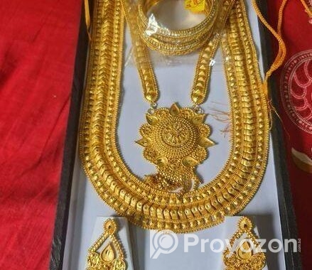 নেকলেস টি বিক্রি করা হবে