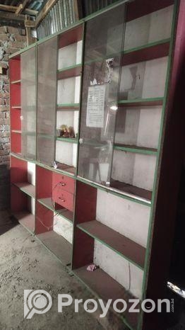 দোকানের তাক এবং যাবতীয় মালামাল বিক্রি করব