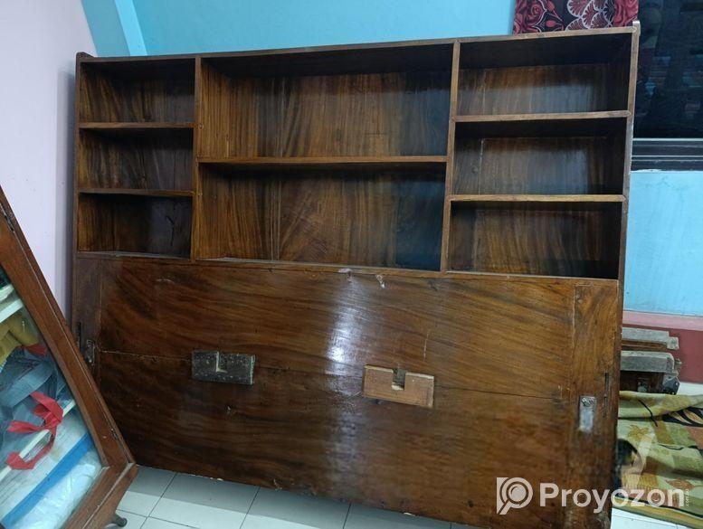 কাঠের বক্স খাট