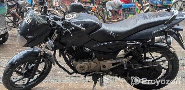 Bajaj Pulsar 150 . 2016