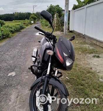Bajaj Pulsar 150 . 2017