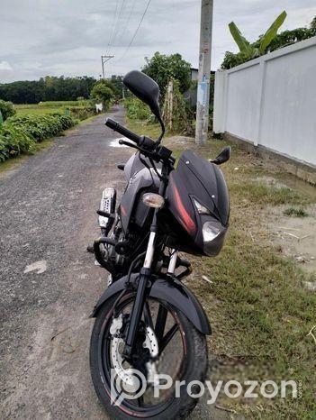 Bajaj Pulsar 150 . 2017