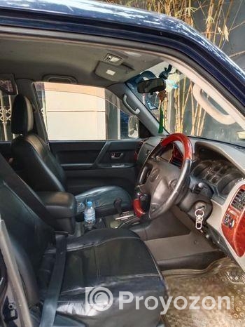Mitsubishi Pajero V73 2004