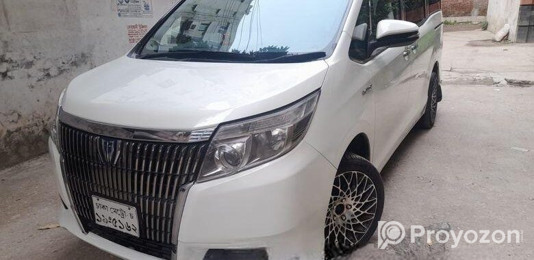 Toyota Noah Hybrid Esquire 2014