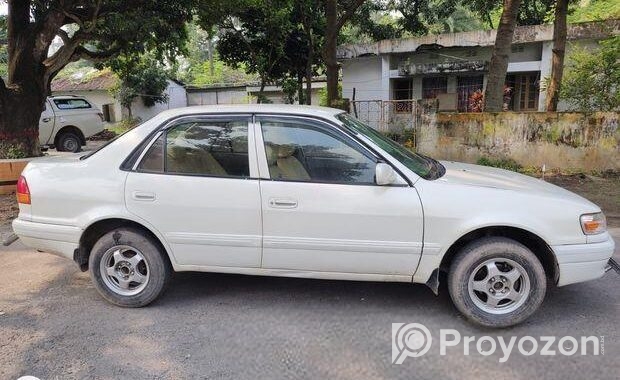 Toyota Corolla . 1996
