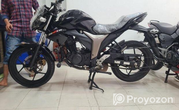 Suzuki Gixxer নতুনের মতো 2023