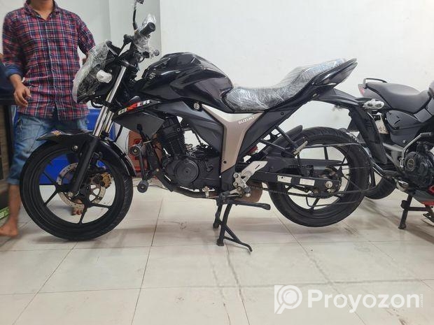 Suzuki Gixxer নতুনের মতো 2023