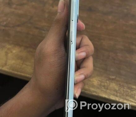 Samsung Galaxy S20 . (Used)