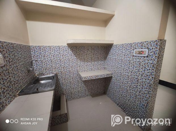 ফ্যামিলি বাসা ভাড়া হবে।