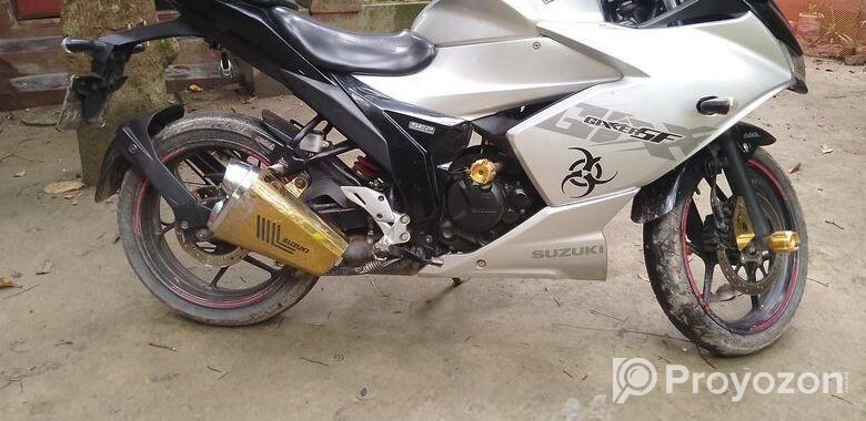Suzuki Gixxer SF . 2022