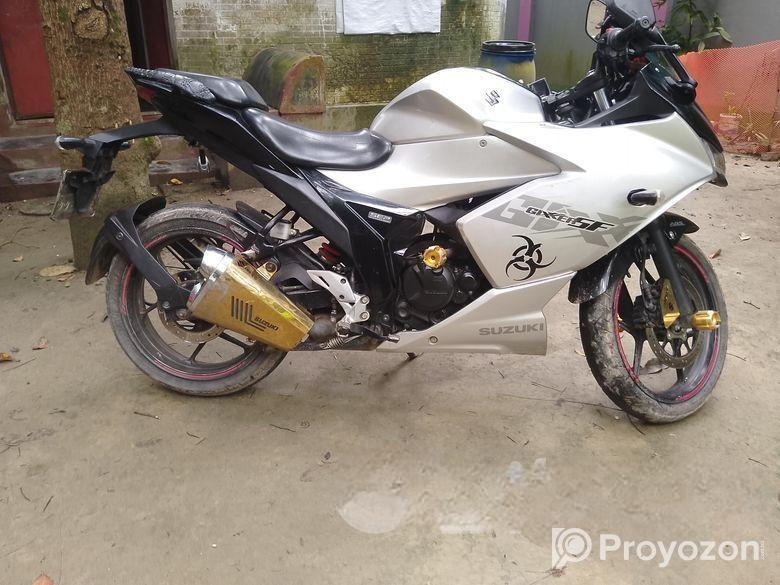 Suzuki Gixxer SF . 2022
