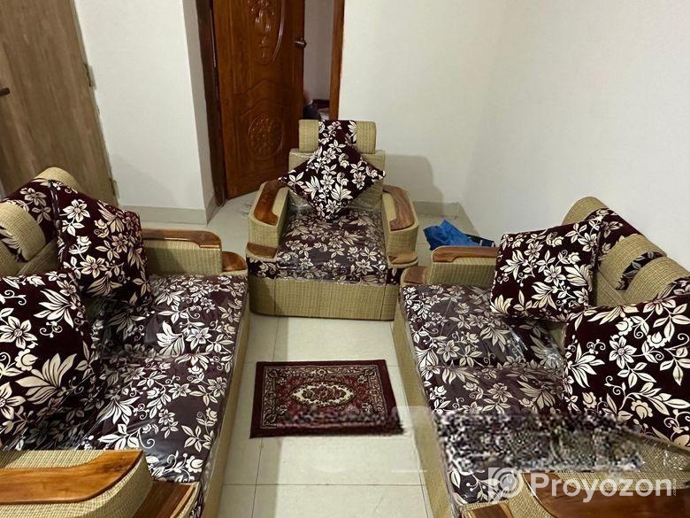 সেগুন কাঠের ছাউনি করা সোফা