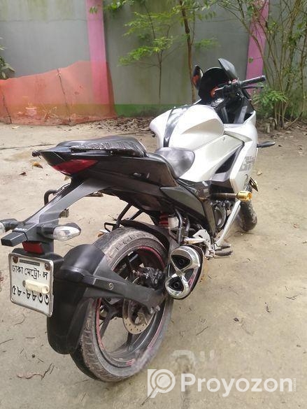 Suzuki Gixxer SF . 2022