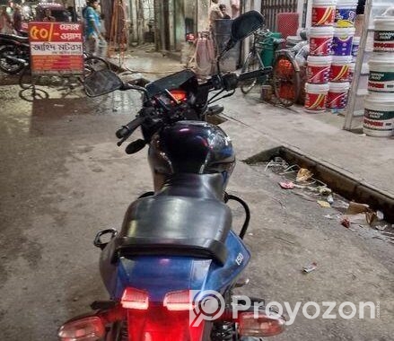 Bajaj Pulsar 150 . 2016