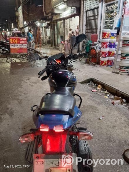 Bajaj Pulsar 150 . 2016