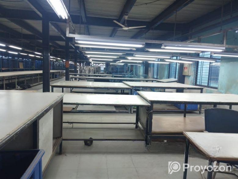 66000sqft 13 line over factory for rent with machi