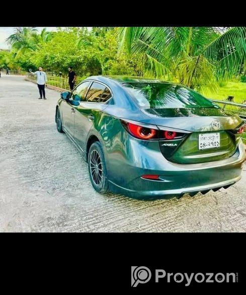 Mazda Axela . 2014