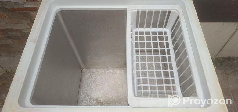 SINGER 250L Deep freeze