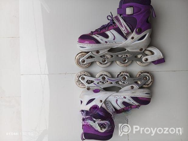 নতুন স্কাটিং সুজ ব্রান্ডনিউ