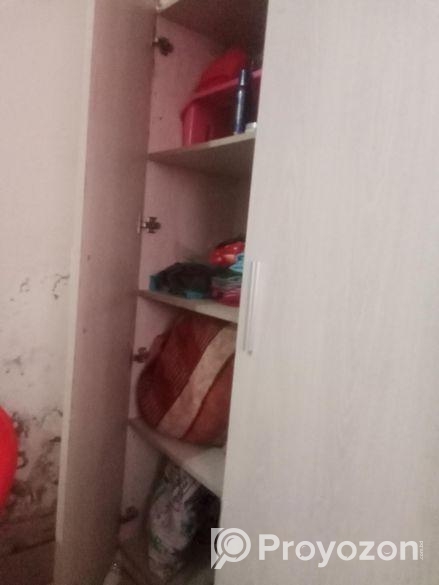 খাট আর আলমারি