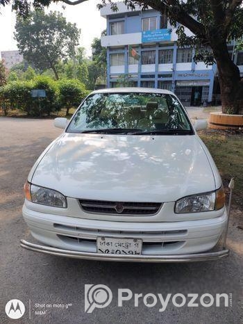 Toyota Corolla . 1996