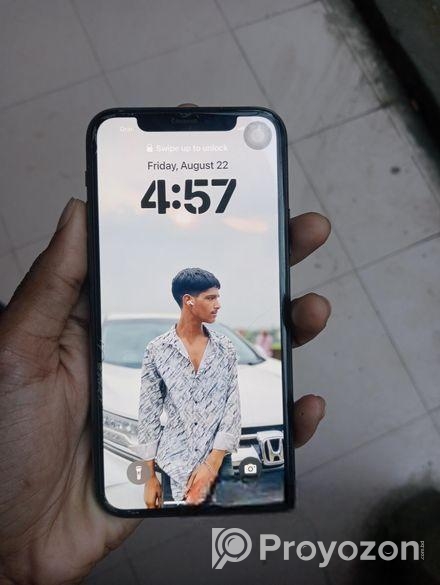 Apple iPhone 11 Pro . (Used)