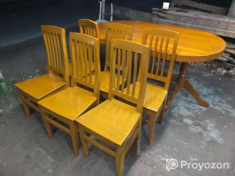 ডাইনিং টেবিল