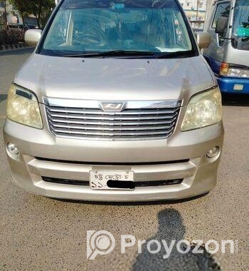 Toyota Noah x 2003