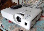 HITACHI CP-WX3041WN