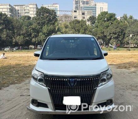 Toyota Esquire 2015