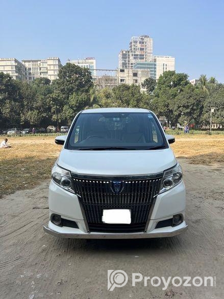 Toyota Esquire 2015