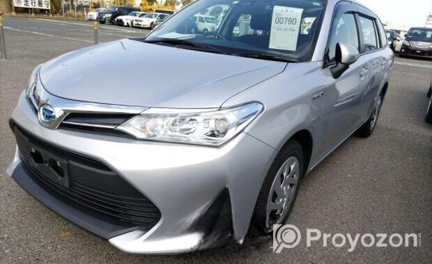 Toyota Fielder hybrid 2020