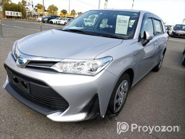 Toyota Fielder hybrid 2020