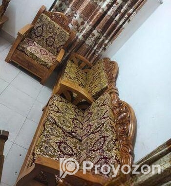 আমি একটা আকাশমনি কাটের সোফা সেট বিক্রি করব