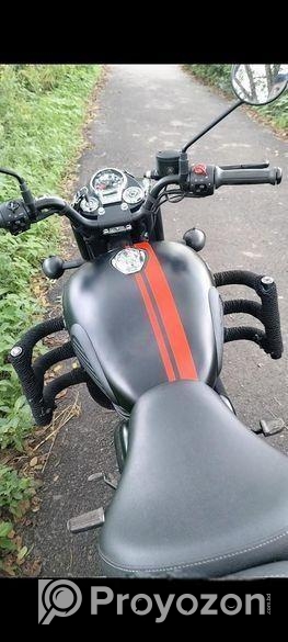 Royal Enfield Classic 350 . 2025